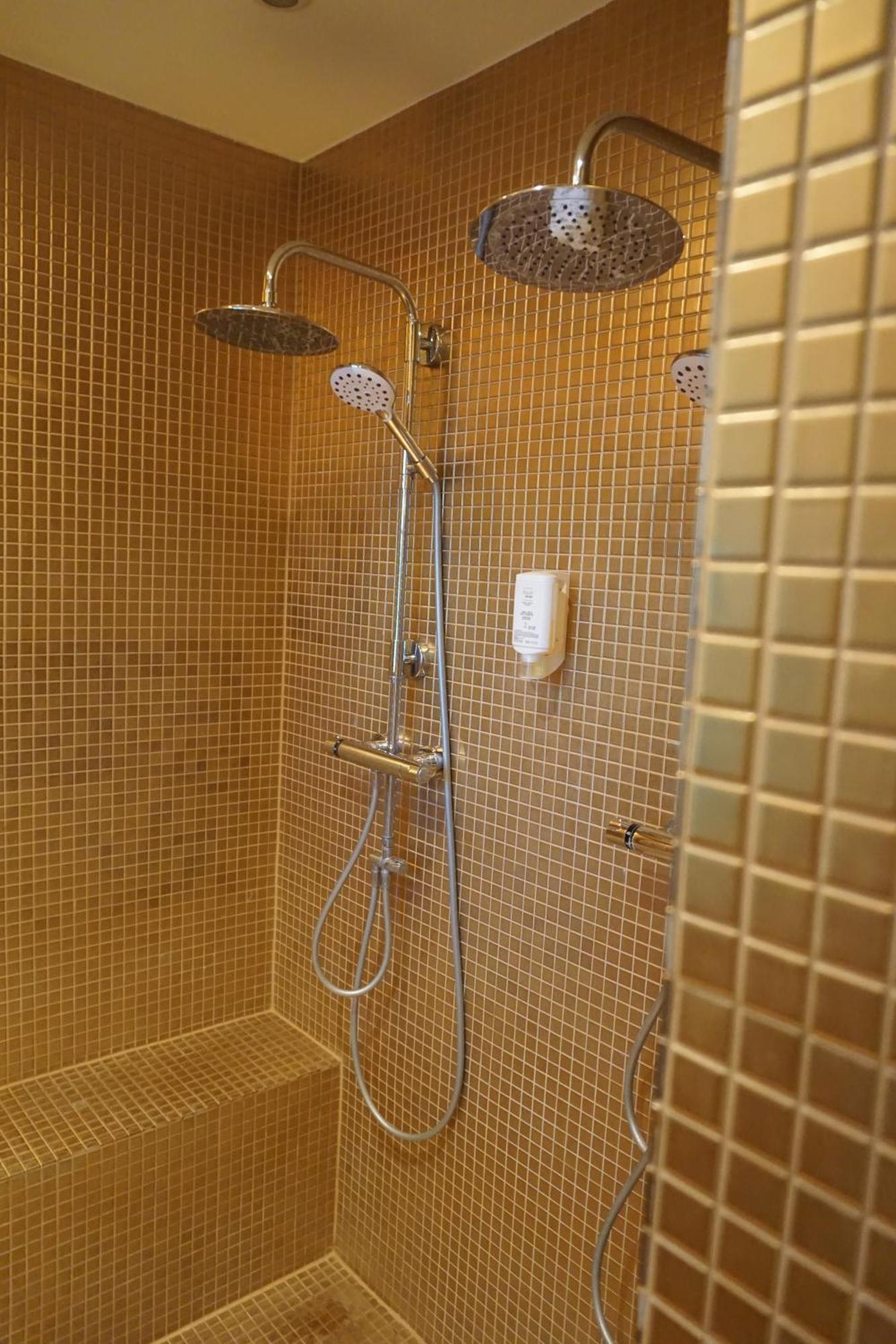 Hotel Bucheneck 린츠암라인 외부 사진